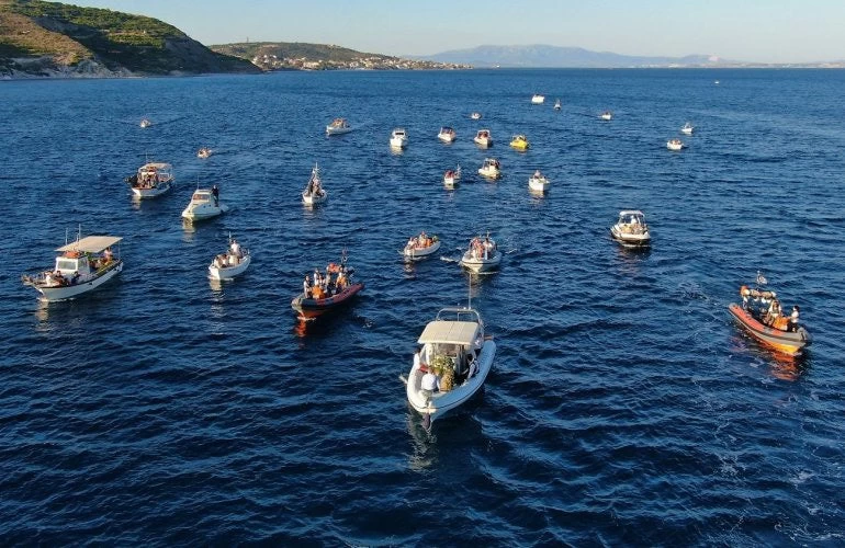 Εντυπωσιακή δια θαλάσσης μεταφορά της εικόνας του Αγίου Αιμιλιανού-Βίντεο, Εικόνες